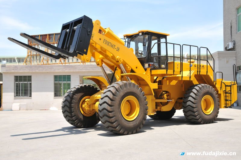 乐玩28吨轮式叉装车通过福建省新产品新技术